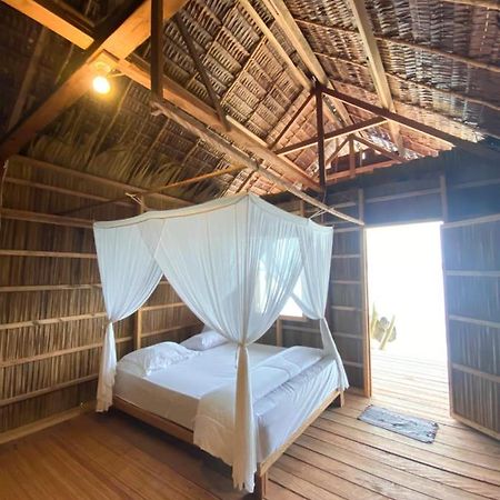 Mambetron Homestay Raja Ampat Pulau Mansuar Exteriör bild